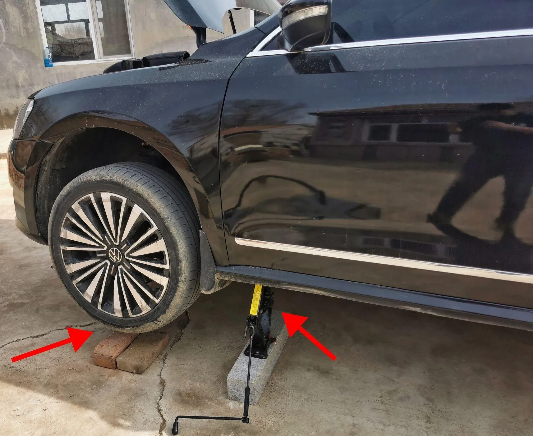 Lifting the car for fan removal