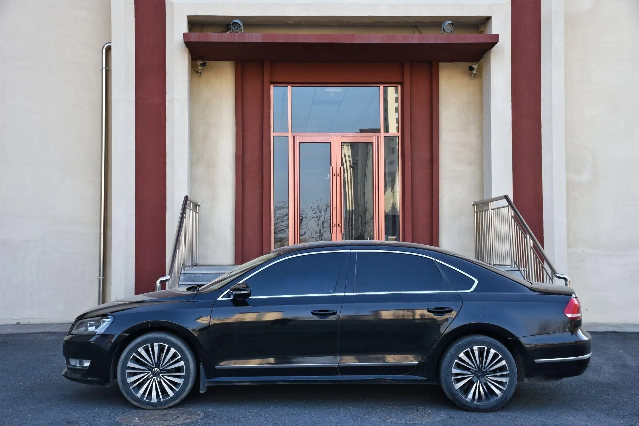 Volkswagen Passat front view