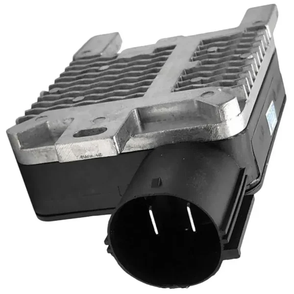 Yoonshan Radiator Fan Control Module for FORD FLEX Plug_Connector_Closeup(OE:940002904,6W1Z8B658AC,10338708,940002904)