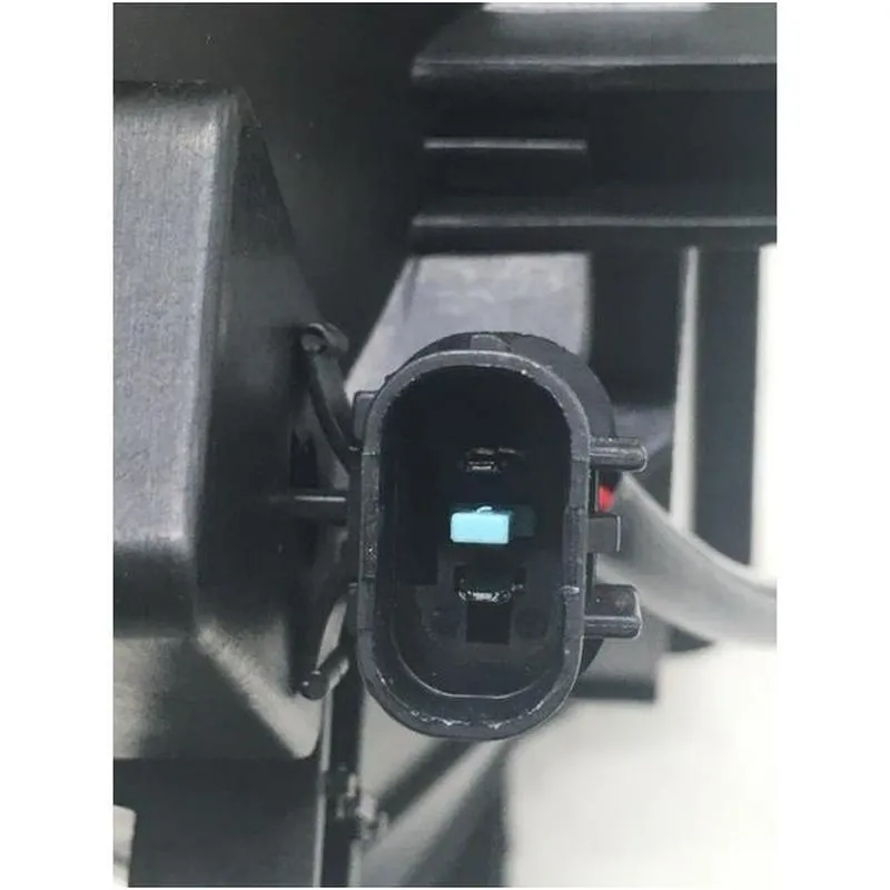 Yoonshan_Radiator_Fan_for_BUICK_EXCELLE_1.6L_1.8L_2003-2006_vice_fan-Plug_DetailOE-96553241