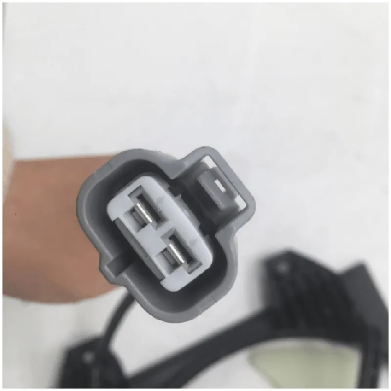 Yoonshan Radiator Fan for MITSUBISHI LANCER (2002-2004) Plug_Detail(OE:MR958398,MR568816,MR233814,MR568812,620-311,MN185142)