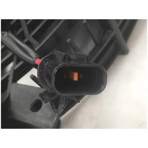 Yoonshan Radiator Fan for MITSUBISHI PAJERO V73 (2004-2011) Plug_Detail(OE:MR500911,MR360801,MR500878,MR500879,MR568284,MR500880)
