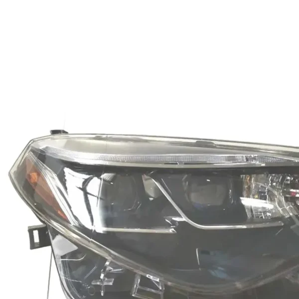 Yoonshan Head Light for TOYOTA COROLLA SE (2017-2018) Front_Closeup(OE:81150-02M90,81110-02M90)
