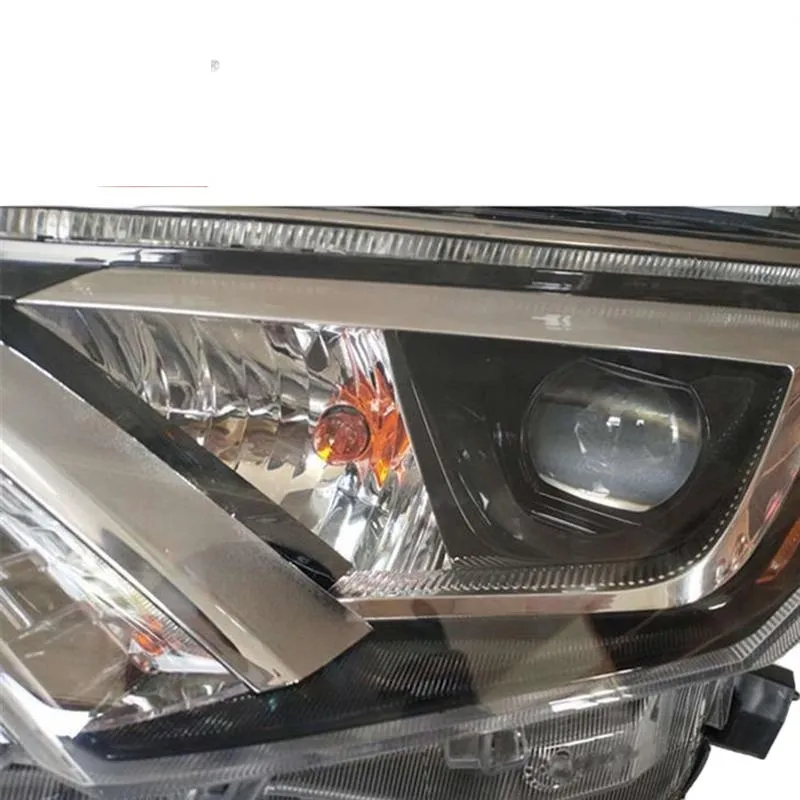 Yoonshan Head Light for TOYOTA RAV4 SE USA (2016-2018) Front_Closeup(OE:R:81145-42670,L:81185-42670)